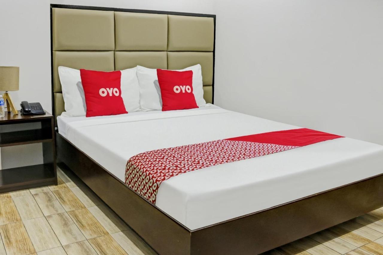 Oyo 869 Jnv Dream Hotel Subic Buitenkant foto